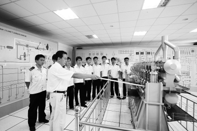 http://paper.jyb.cn/zgjyb/images/2014-11/03/09/huangw141019_b.jpg
