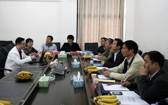 说明: E:\新闻更新\论证会 (2).JPG